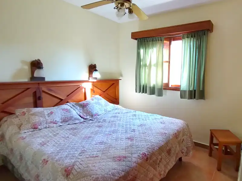 Galería con parrilla propia en Cabaña Premium